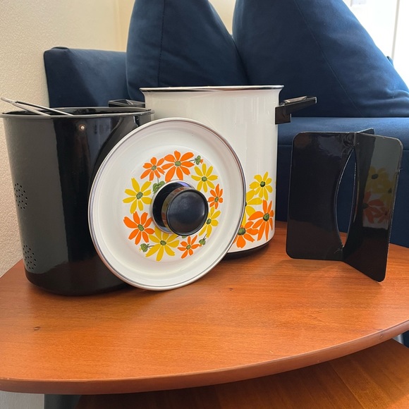 Mid Mod Ekco Country Garden Porcelain Clad Stockpot/Steamer - Picture 6 of 11